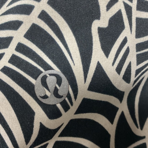 Lululemon Run: Speed Short *2-way Stretch Pretty Palm Black Angel Wing / Black - Picture 4 of 10